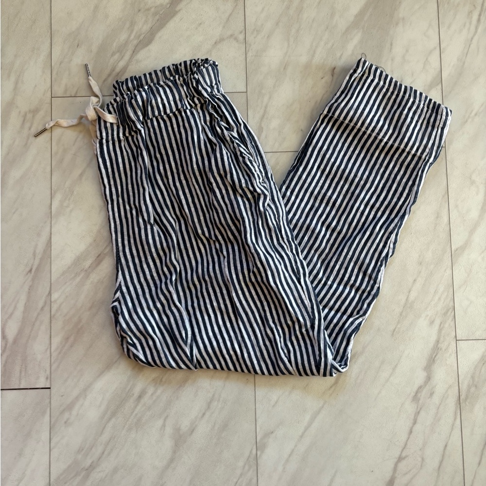 Angela Mara flowy striped pants
size medium
